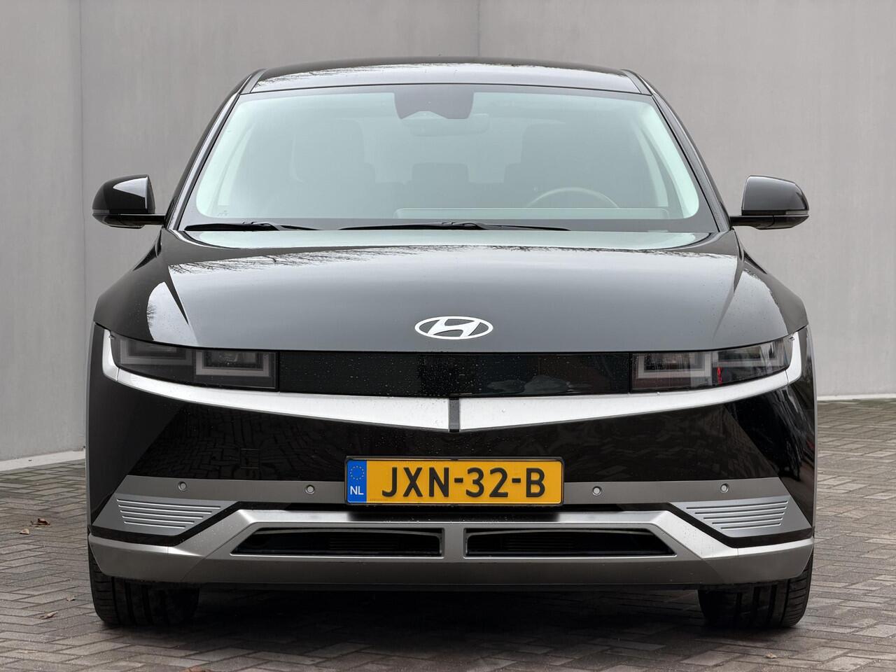 Hyundai IONIQ 5 Connect 73kWh Automaat / Afneembare Trekhaak 1600 Kg / SOH 98% / Dealer onderhouden / Fabrieksgarantie tot 12-2026 / 8 Jaar Batterij Garantie / Warmtepomp / Camera / Navigatie / Stoel en Stuurwiel Verwarming / Achterbank Verwarming / Elektr. Achterkle