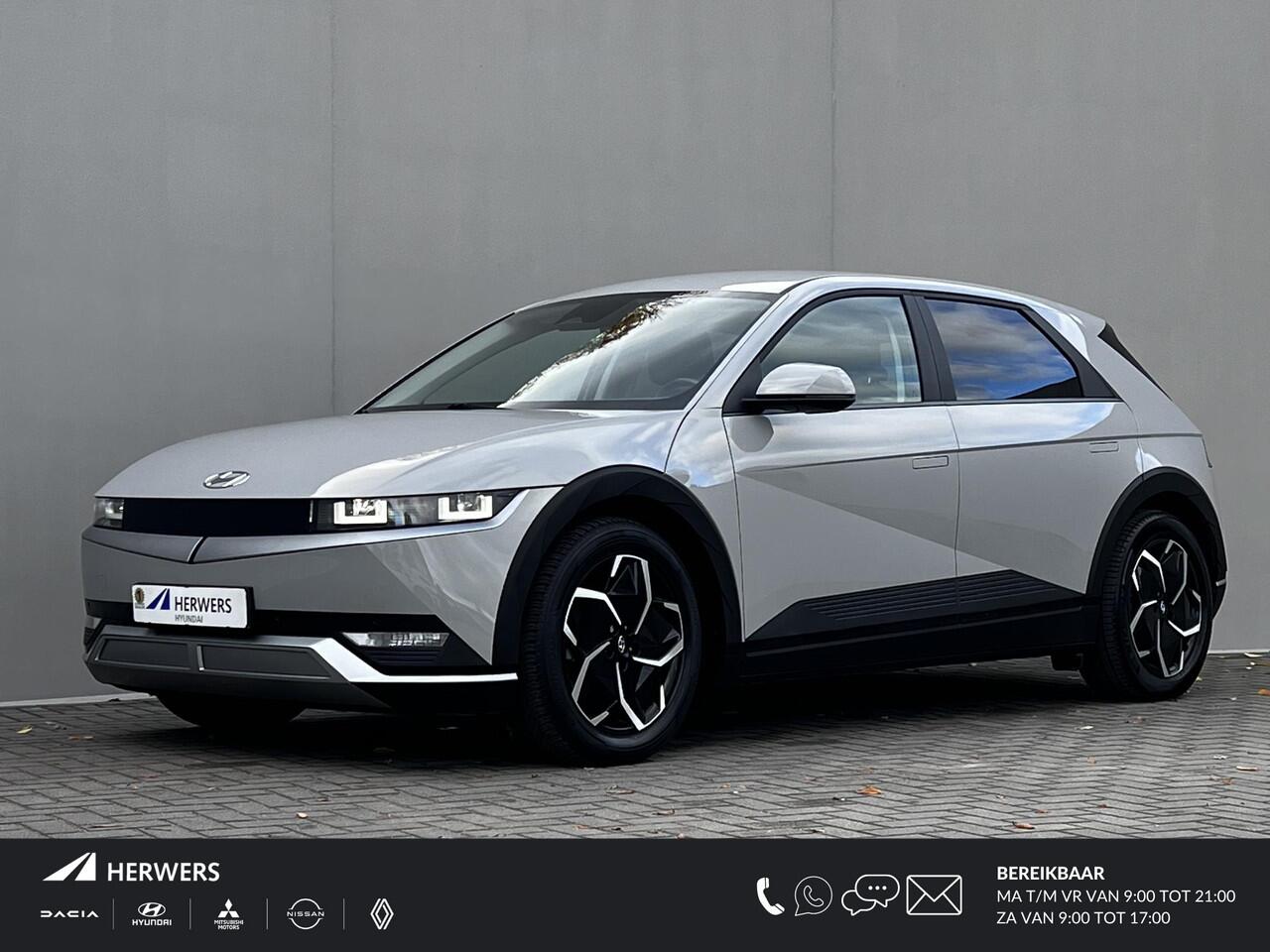 Hyundai IONIQ 5 Connect 73 kWh Automaat / Dealer onderhouden / Accu SoH 100% / 1.600 kg trekgewicht / Adapt. CC / WLTP 451 km / CCS snelladen / Warmtepomp / All Season banden op 19" LM wielen /