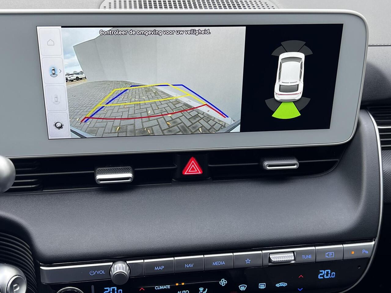 Hyundai IONIQ 5 Connect 73 kWh Automaat / Dealer onderhouden / Accu SoH 100% / 1.600 kg trekgewicht / Adapt. CC / WLTP 451 km / CCS snelladen / Warmtepomp / All Season banden op 19" LM wielen /