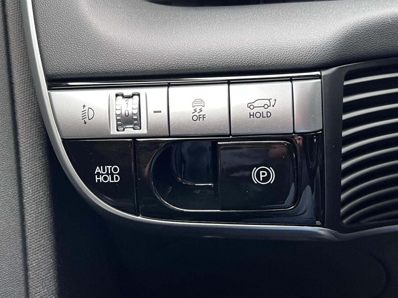 Hyundai IONIQ 5 Lounge AWD 73kWh 306pk Automaat / Dealer onderhouden / SoH accu 100% / Range 430km / 1.600 kg afneembare trekhaak / Elektrische stoelen en klep / Stoelventilatie / Stuur-, stoel- en achterbankverwarming /