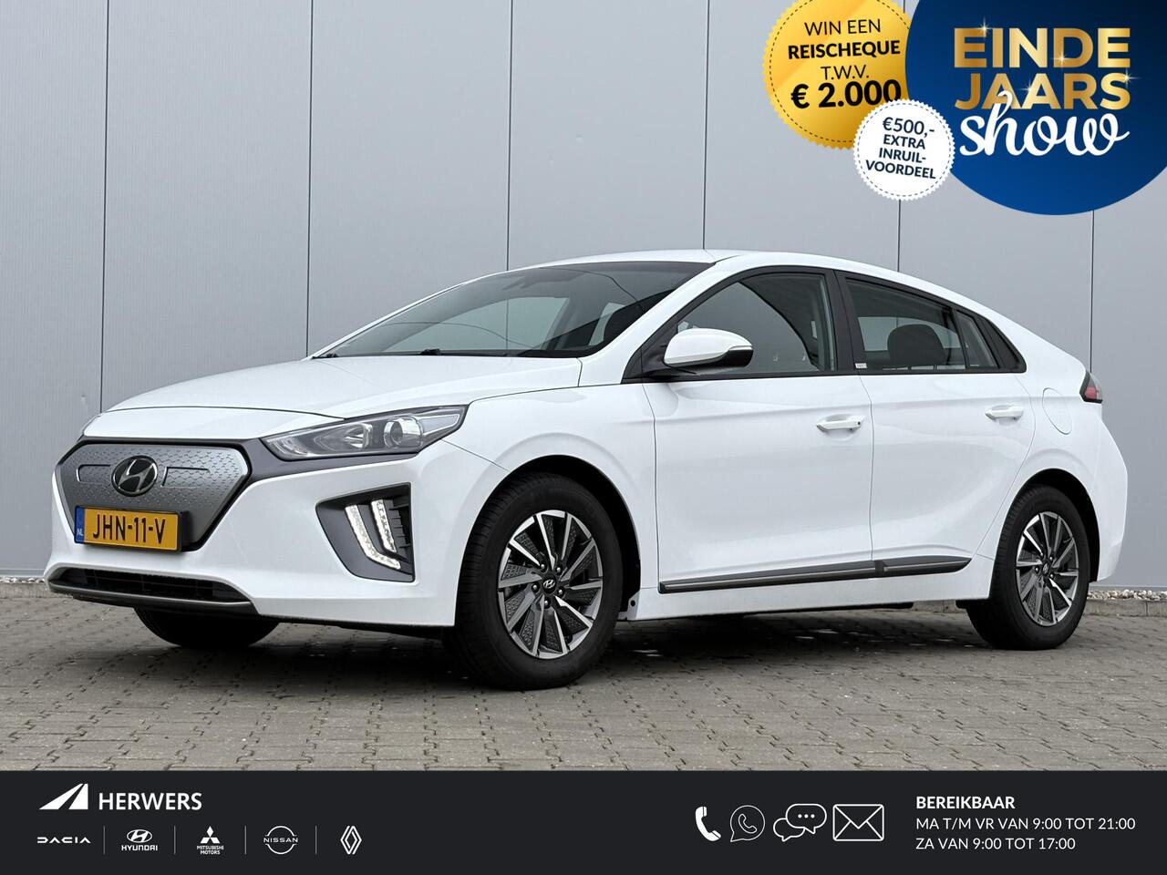 Hyundai IONIQ Comfort EV 38 kWh / Fabrieksgarantie tot 1/2027 / SOH 100% / Stoel-Stuurverwarming / Apple Carplay/Android Auto / Automaat / Navigatie /