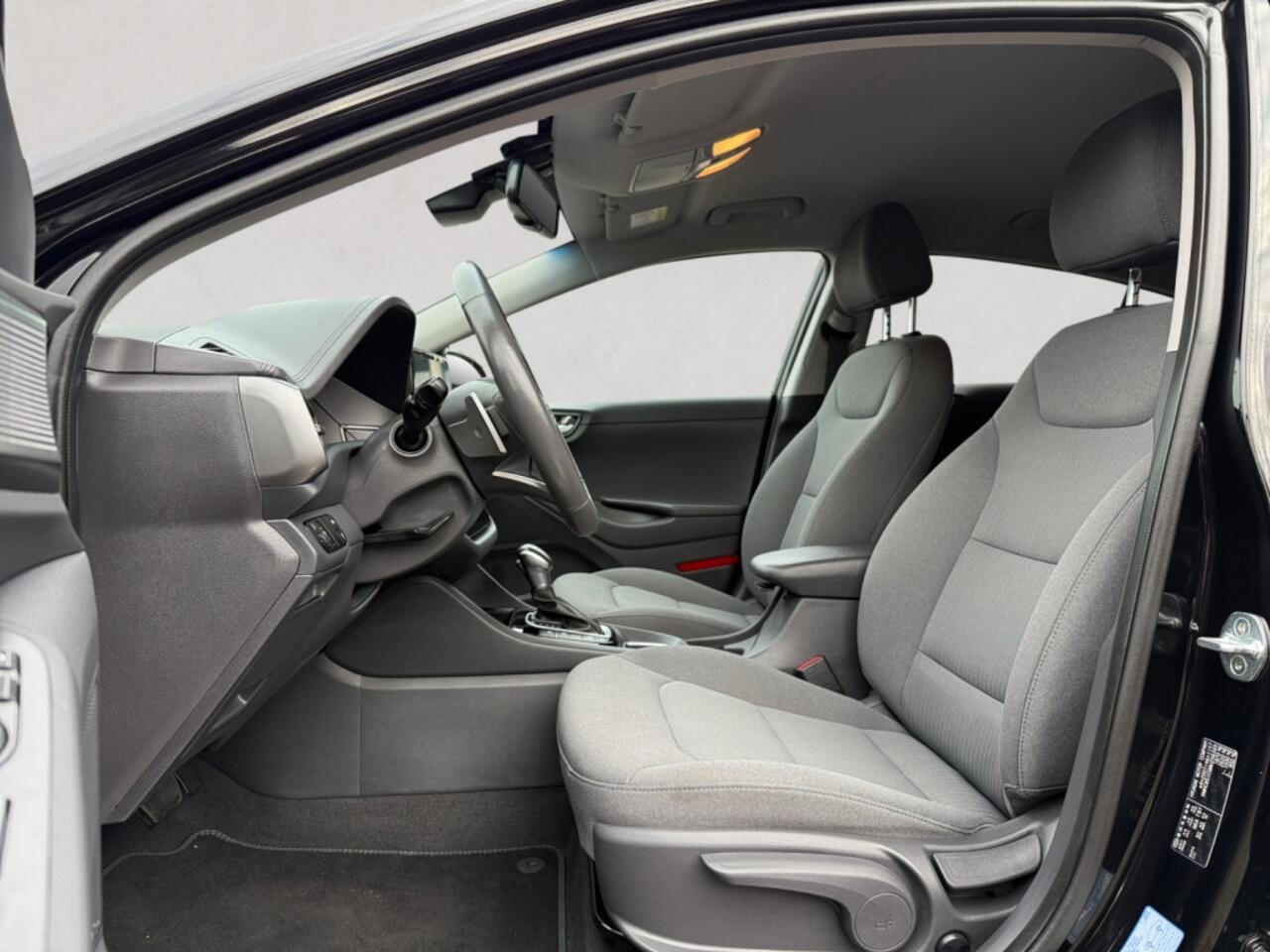 Hyundai IONIQ 1.6 GDi Comfort + | keyless | navigatie | automaat