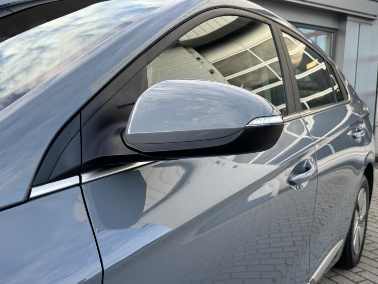 Hyundai IONIQ 1.6 GDI HEV Comfort | Navigatie | Premium audio | Cruise | Camer