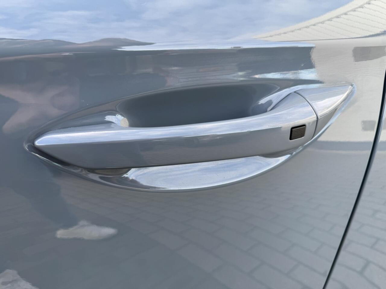 Hyundai IONIQ 1.6 GDI HEV Comfort | Navigatie | Premium audio | Cruise | Camer