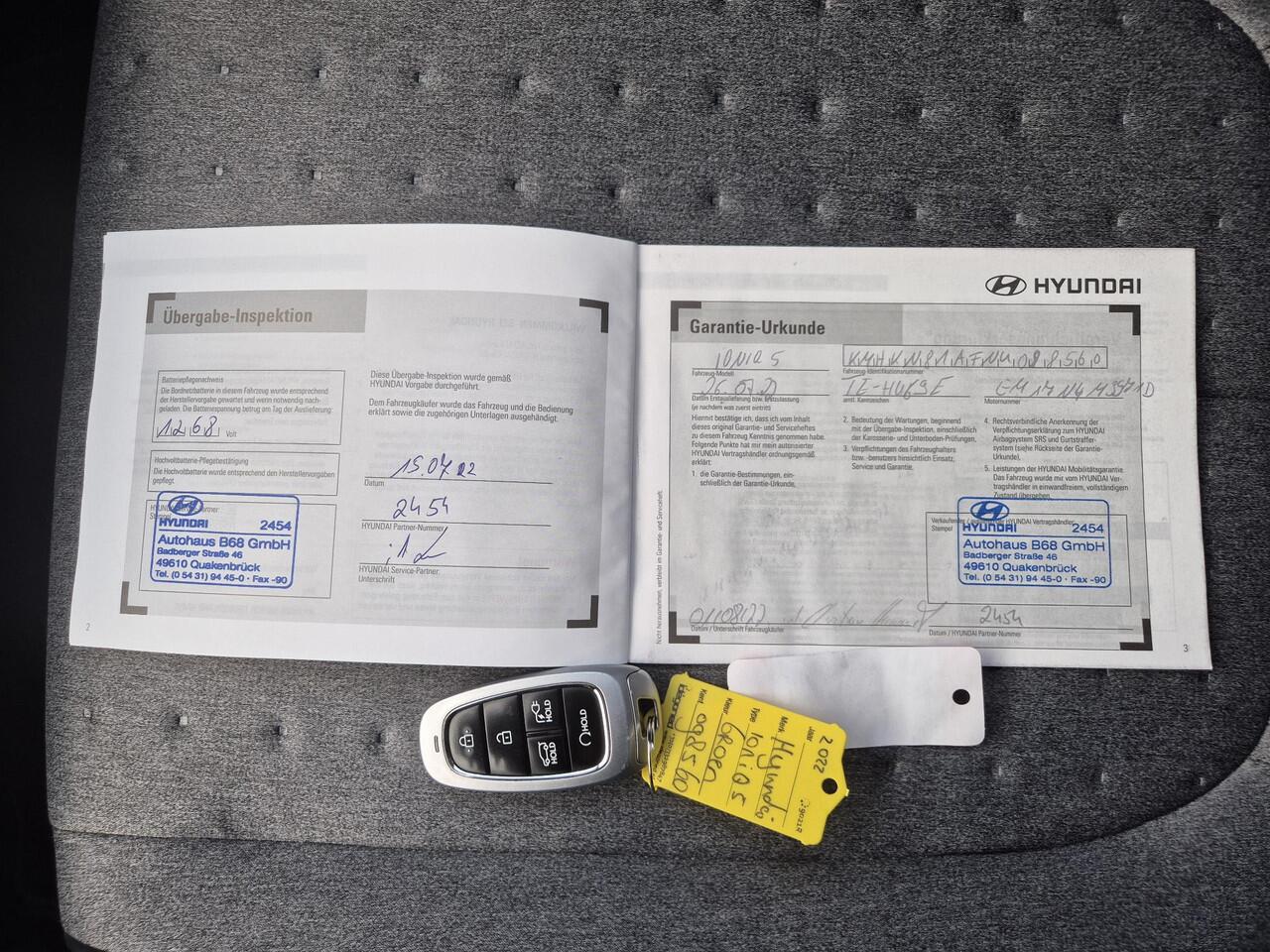 Hyundai IONIQ 5 Connect 73kWh Automaat / Fabrieksgarantie tot 07-2027 / SoH 100% / 8 jaar Batterijgarantie / 20" Lounge Wielen / Warmtepomp / Apple Carplay Android Auto / WLTP bereik 451 km / Trekgewicht 1600 kg / Stuur-, Stoel en Achterbankverwarming / Adaptief CC / 