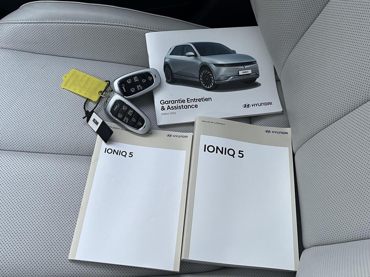 Hyundai IONIQ 5 Lounge 73kWh Automaat / Panoramadak / SOH 100% / Achterstoelen verwarmd / Apple Carplay/Android Auto / Lichtmetalen velgen 20" /