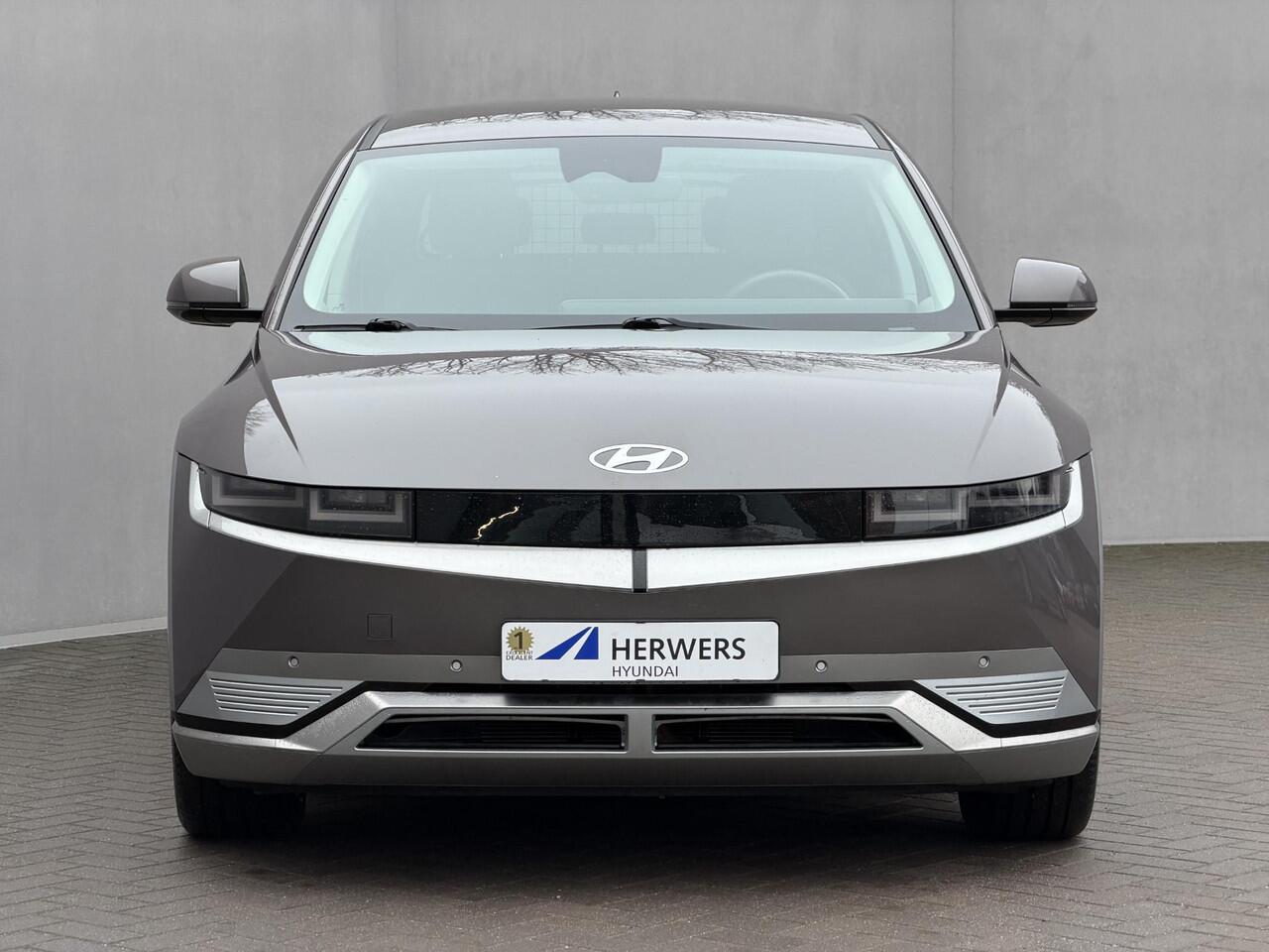 Hyundai IONIQ 5 Connect 73kWh Automaat / Fabrieksgarantie tot 08-2027 / Accu SOH 95,80% / Dealer onderhouden / 8 Jaar Batterij Garantie / Apple Carplay & Android Auto / Warmtepomp / Achterbank Verwarming / Stoel & Stuurwiel Verwarming / ACC Cruise / Dodehoek / Elektr. 