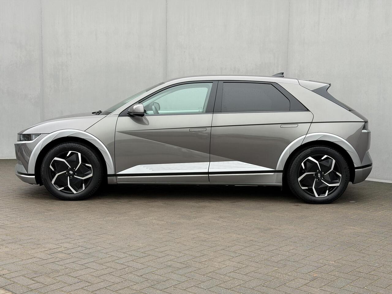 Hyundai IONIQ 5 Connect 73kWh Automaat / Fabrieksgarantie tot 08-2027 / Accu SOH 95,80% / Dealer onderhouden / 8 Jaar Batterij Garantie / Apple Carplay & Android Auto / Warmtepomp / Achterbank Verwarming / Stoel & Stuurwiel Verwarming / ACC Cruise / Dodehoek / Elektr. 