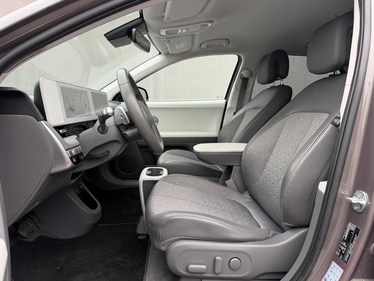 Hyundai IONIQ 5 Connect 73kWh Automaat / Fabrieksgarantie tot 08-2027 / Accu SOH 95,80% / Dealer onderhouden / 8 Jaar Batterij Garantie / Apple Carplay & Android Auto / Warmtepomp / Achterbank Verwarming / Stoel & Stuurwiel Verwarming / ACC Cruise / Dodehoek / Elektr. 