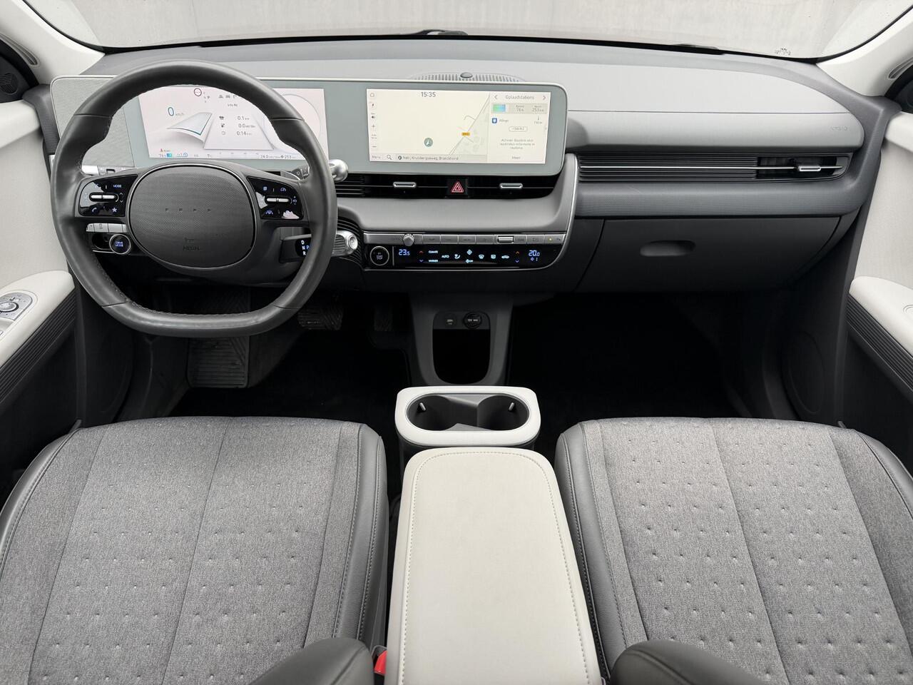 Hyundai IONIQ 5 Connect 73kWh Automaat / Fabrieksgarantie tot 08-2027 / Accu SOH 95,80% / Dealer onderhouden / 8 Jaar Batterij Garantie / Apple Carplay & Android Auto / Warmtepomp / Achterbank Verwarming / Stoel & Stuurwiel Verwarming / ACC Cruise / Dodehoek / Elektr. 