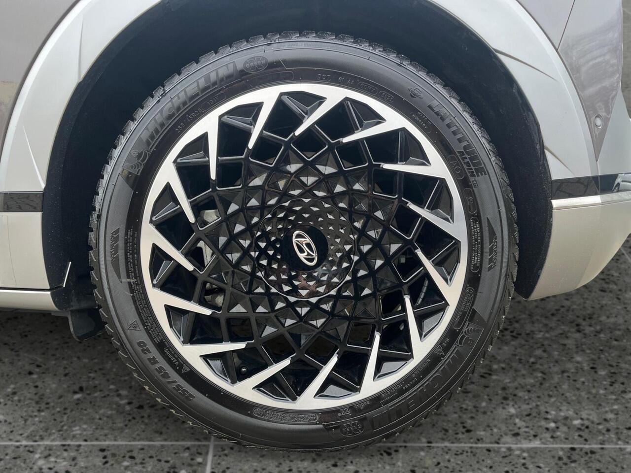 Hyundai IONIQ 5 Lounge AWD 73kWh 325pk | LONG RANGE ACCU | 20 INCH | MEMORY-FUNCTIE & LEDEREN INTERIEUR | AFN. TREKHAAK | ACHTERKLEP ELEKTRISCH | WINTERBANDEN |