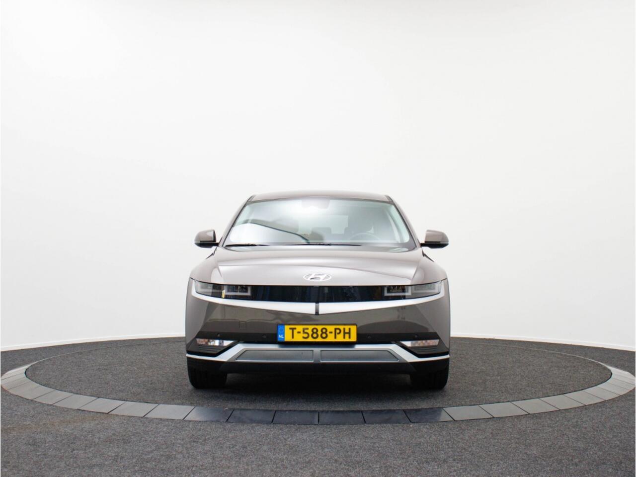 Hyundai IONIQ Connect+ 73kWh | SOH 100% | Private lease 549 p.m.