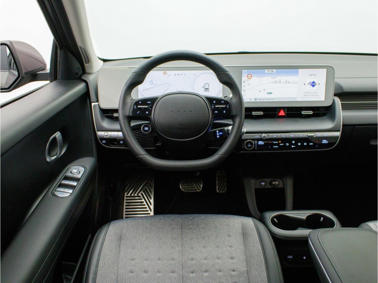 Hyundai IONIQ Connect+ 73kWh | SOH 100% | Private lease 549 p.m.