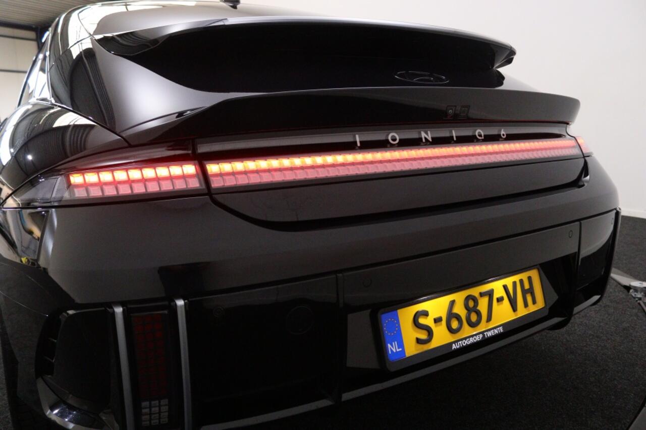 Hyundai IONIQ First Edition AWD 77.4kWh | Panorama dak | Navigatie | Camera |