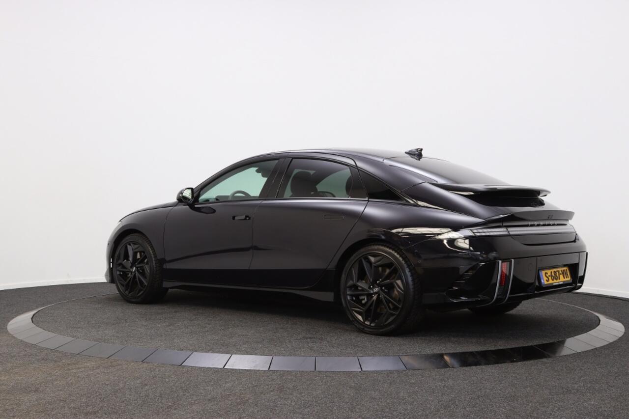 Hyundai IONIQ First Edition AWD 77.4kWh | Panorama dak | Navigatie | Camera |