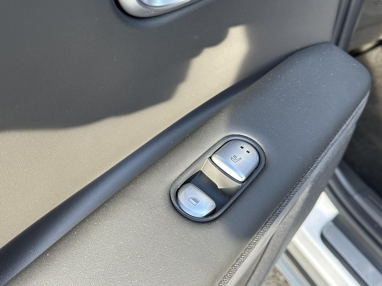 Hyundai IONIQ 5 Lounge AWD 77.4 kWh VAN: ¤40.900,- VOOR: ¤36.877,- UW EINDEJAARSVOORDEEL: ¤4.023,- | SOH 100% RIJKLAAR! | FABRIEKSGARANTIE HYUNDAI TOT 10-2028| |STOELVERWARMING + VENTILATIE| DEALER OH. |ELEK. ACHTERKLEP| BOSE AUDIO| VOL OPTIES| ACHTERBANK VERWARMD| HEA