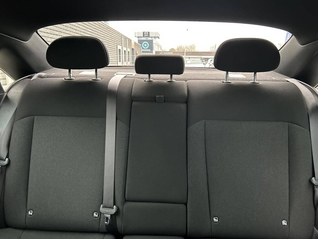 Hyundai IONIQ 6 Connect 77.4 kWh |Let op kilometerstand is nu 40932! | Automaat | Navigatie | adaptive Cruise Control | Climate control | Stoelverwarming | Rijklaar ! |