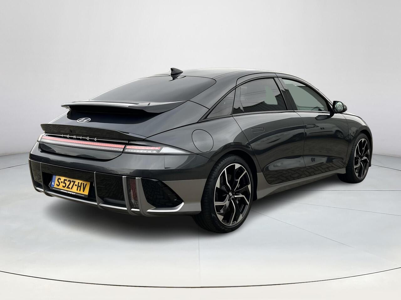 Hyundai IONIQ 6 Connect 77.4 kWh |Let op kilometerstand is nu 40932! | Automaat | Navigatie | adaptive Cruise Control | Climate control | Stoelverwarming | Rijklaar ! |