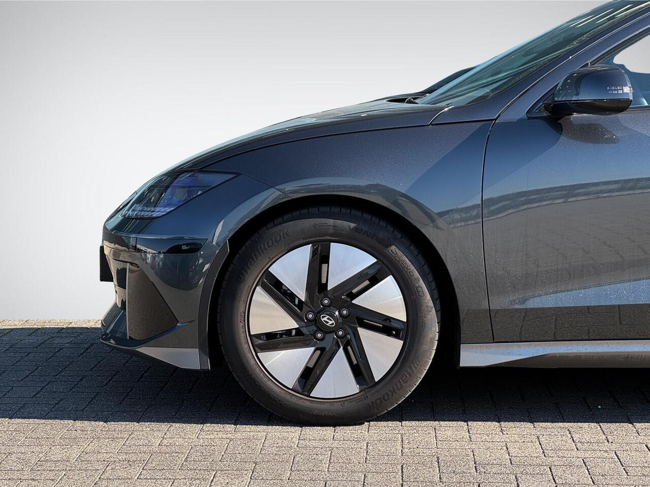 Hyundai IONIQ 6 Connect 77.4 kWh | Head-Up Display | Navigatie | Camera | Apple Carplay/Android Auto | Warmtepomp | Adapt. Cruise Control | Dodehoek | Stuur- + Stoelverwarming | Rijklaarprijs!