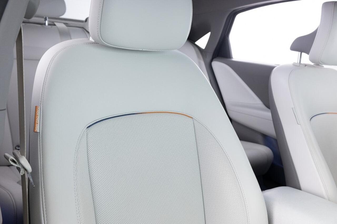 Hyundai IONIQ 6 Lounge 77.4 kWh | LEDER | FULL LED | EL. STOELEN