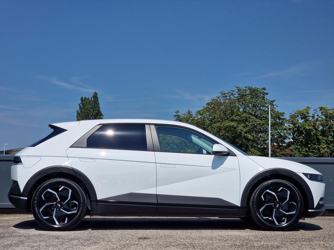 Hyundai IONIQ 5 Style 77.4 kWh |¤14.805 KORTING|CAMERA|SENSOREN|NAVIGATIE|APPLE CARPLAY & ANDROID AUTO|