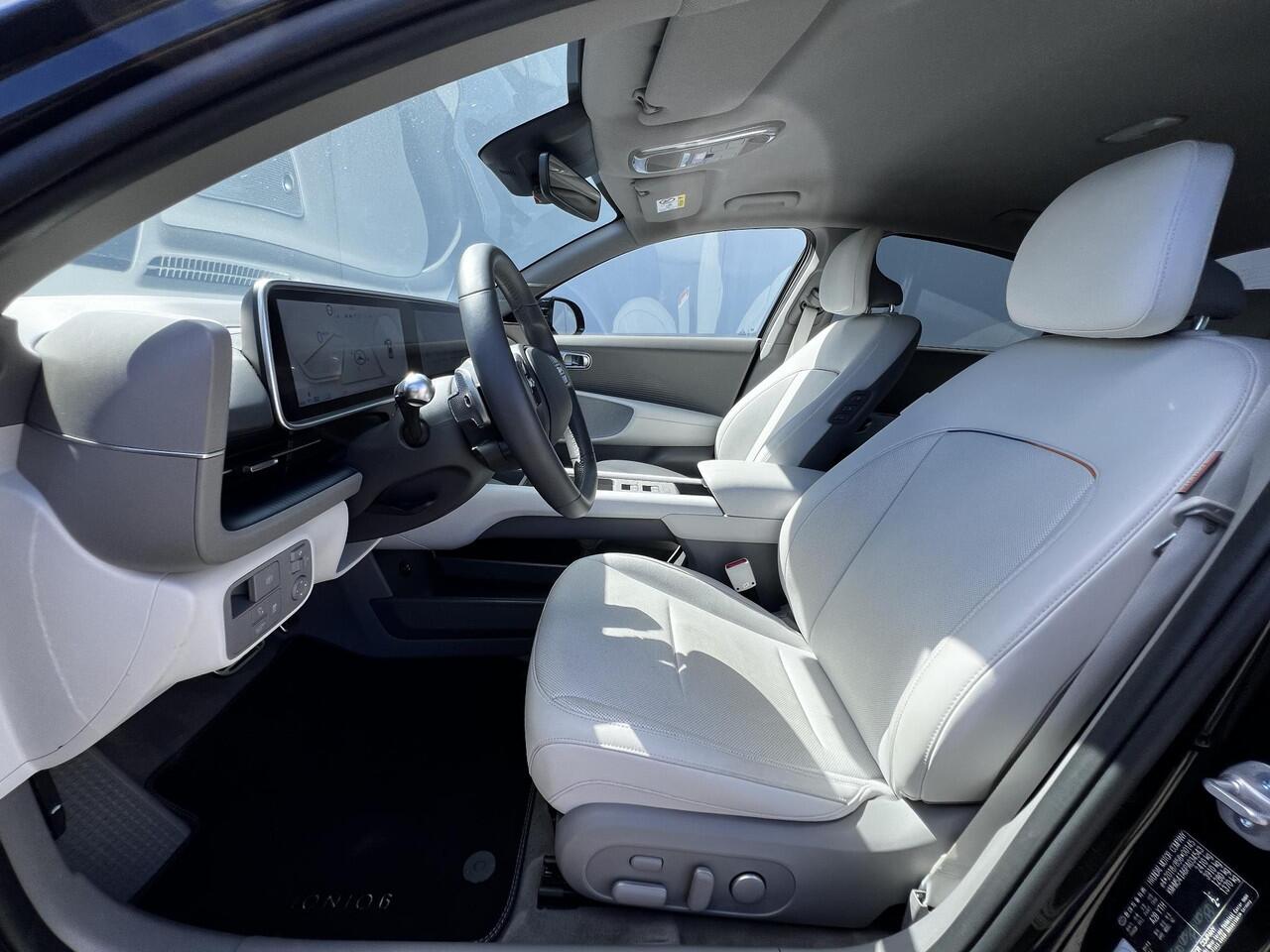 Hyundai IONIQ 6 Lounge 77.4 kWh Automaat / Origineel NL Auto / 03-2029 Fabrieksgarantie / WLTP bereik 545 km / Stoelventilatie / Stuur-, stoel- & achterbankverwarming / Cam 360° / Navi / HUD / 20" LM wielen /