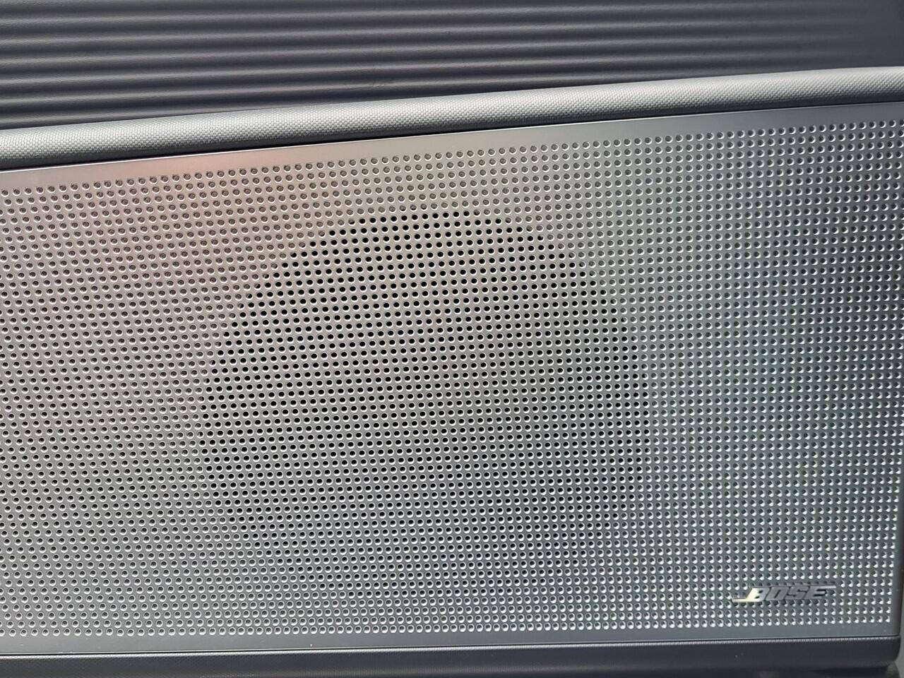 Hyundai IONIQ 6 First Edition AWD 77.4 kWh Automaat / 100% SOH / Origineel NL Auto / tot 04-2009 Fabrieksgarantie / Allseason banden / Schuifkanteldak / 360° camera / Navigatie / Headup Display / Android Auto / Apple Carplay / BOSE audio / Stuur-, voorstoel- en achterb