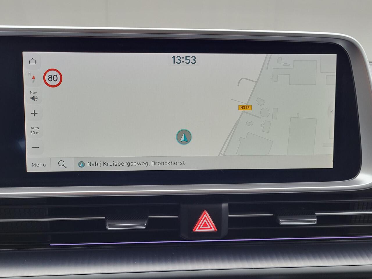 Hyundai IONIQ 6 First Edition AWD 77.4 kWh Automaat / 100% SOH / Origineel NL Auto / tot 04-2009 Fabrieksgarantie / Allseason banden / Schuifkanteldak / 360° camera / Navigatie / Headup Display / Android Auto / Apple Carplay / BOSE audio / Stuur-, voorstoel- en achterb