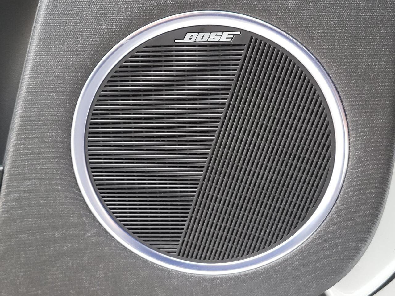 Hyundai IONIQ 5 Lounge AWD 77.4 kWh / 100% SOH / Origineel NL Auto / Panoramadak / Camera buitenspiegels / DAB / Bose audio / HUD / Navigatie / Stuur-, voorstoel- en achterbank verwarming / Stoelventilatie /