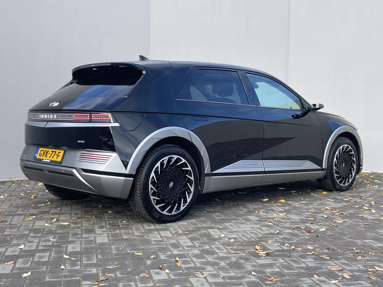 Hyundai IONIQ 5 Lounge AWD 77.4 kWh / Origineel NL Auto / Panoramadak / Camera buitenspiegels / DAB / Bose audio / HUD / Navigatie / Stuur-, voorstoel- en achterbank verwarming / Stoelventilatie