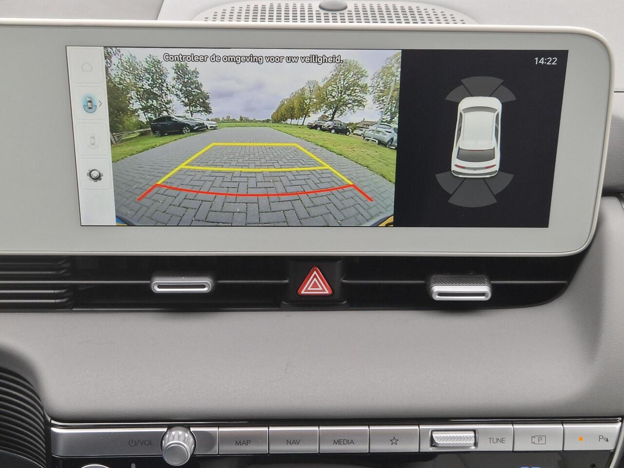 Hyundai IONIQ 5 Connect+ AWD 77.4 kWh Automaat / Origineel NL auto / HUD / Stuur-, en Stoelverwarming / Allseason beanden / Trekgewicht 1600 Kg / Elektrische achterklep / Bose Audio Systeem / Apple Carplay Android Auto / Navigatie / Achteruitrijcamera /