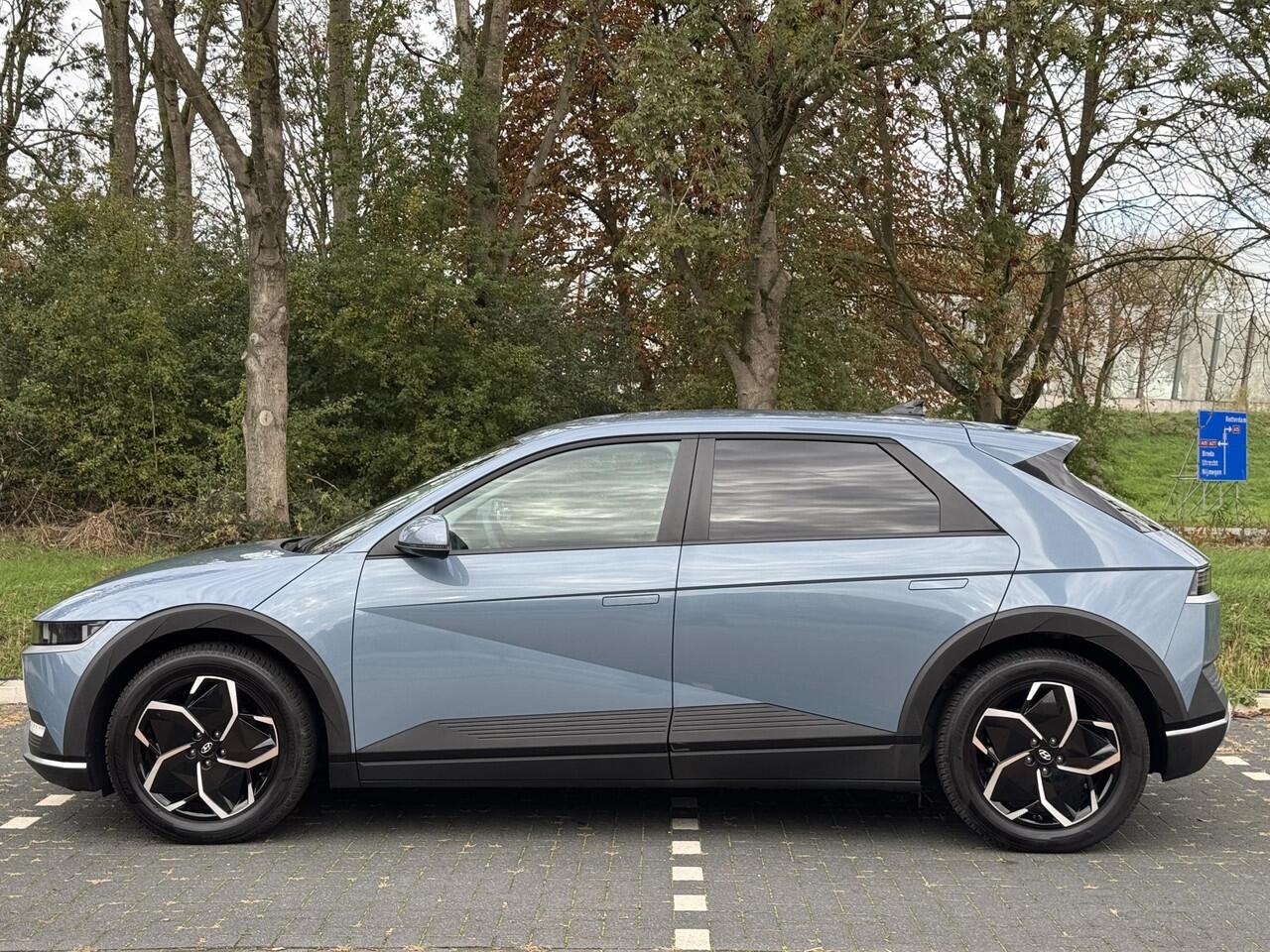 Hyundai IONIQ 5 Connect+ 77.4 kWh | Lederen bekleding | Warmtepomp & V2L | Geïntegreerde navigatie | Apple Carplay & Android Auto | Adaptieve Cruisecontrol | Camera | Warmtepomp | Stoel/-Stuur verwarming |