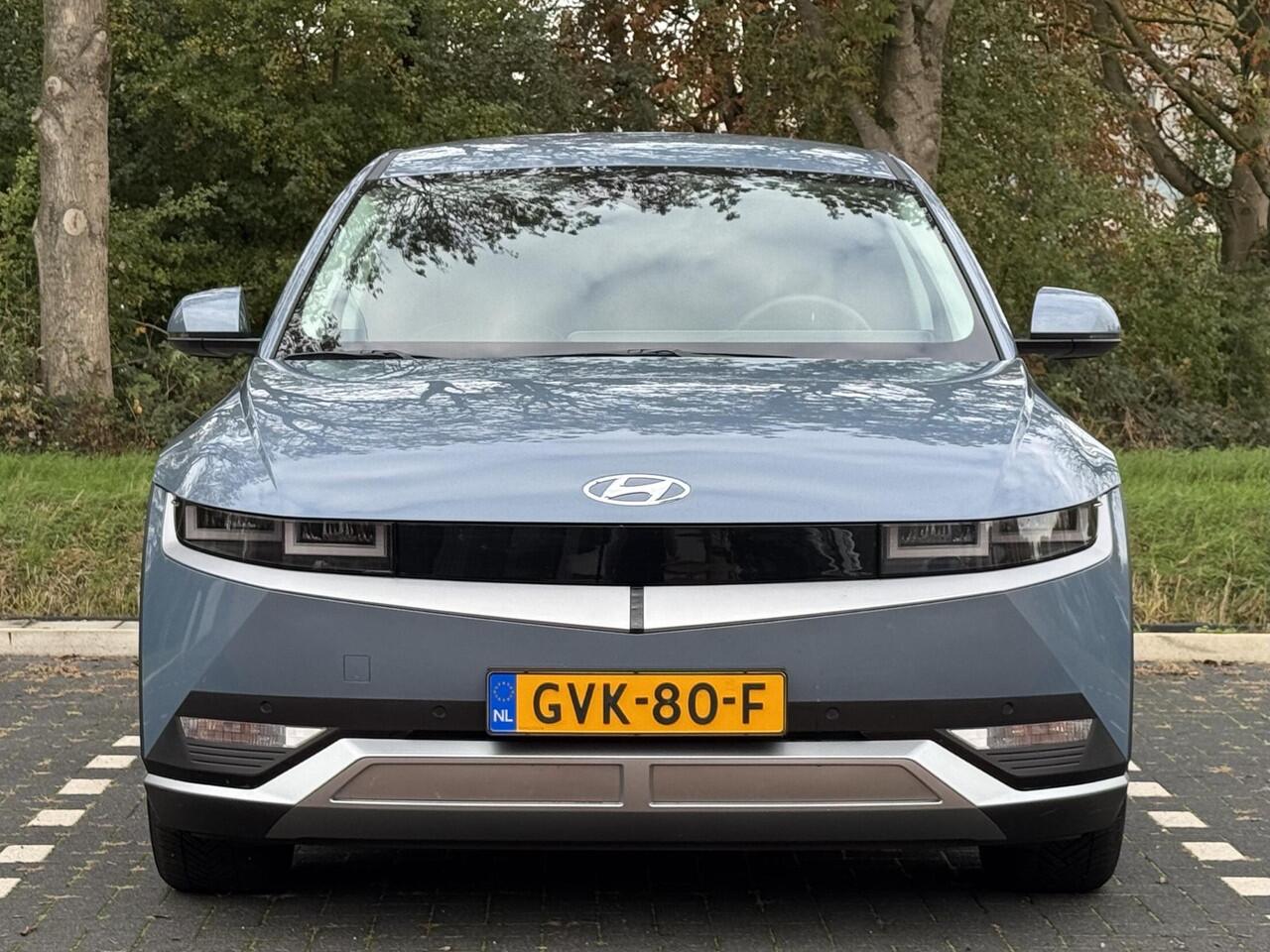 Hyundai IONIQ 5 Connect+ 77.4 kWh | Lederen bekleding | Warmtepomp & V2L | Geïntegreerde navigatie | Apple Carplay & Android Auto | Adaptieve Cruisecontrol | Camera | Warmtepomp | Stoel/-Stuur verwarming |