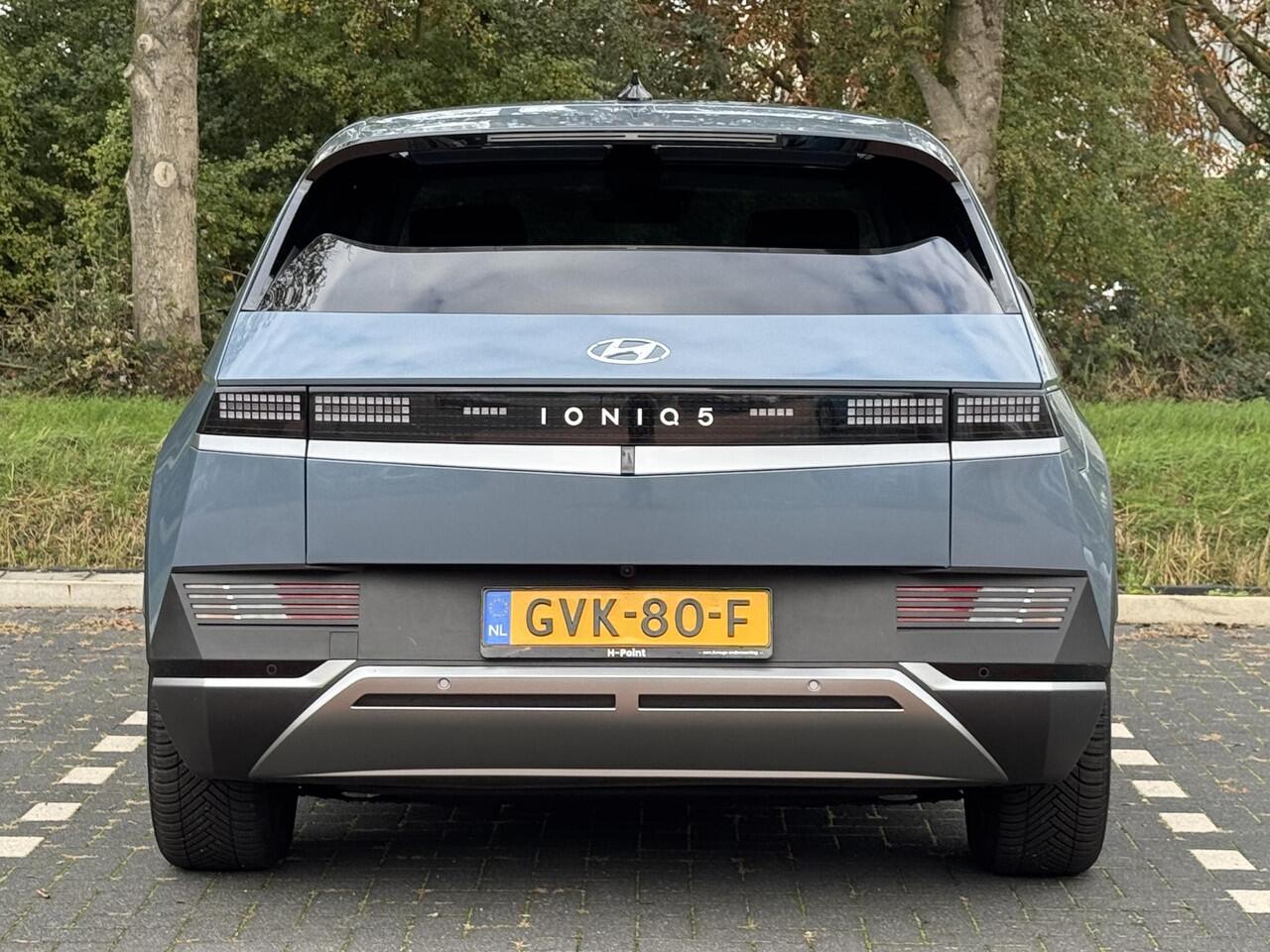 Hyundai IONIQ 5 Connect+ 77.4 kWh | Lederen bekleding | Warmtepomp & V2L | Geïntegreerde navigatie | Apple Carplay & Android Auto | Adaptieve Cruisecontrol | Camera | Warmtepomp | Stoel/-Stuur verwarming |