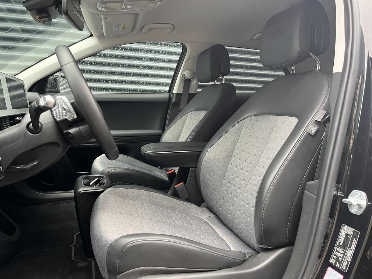 Hyundai IONIQ 5 Connect 77.4 kWh | Long Range accu | Warmtepomp | Fabrieksgarantie tot 07-2029 | Lage kmstand Luxe bekleding |