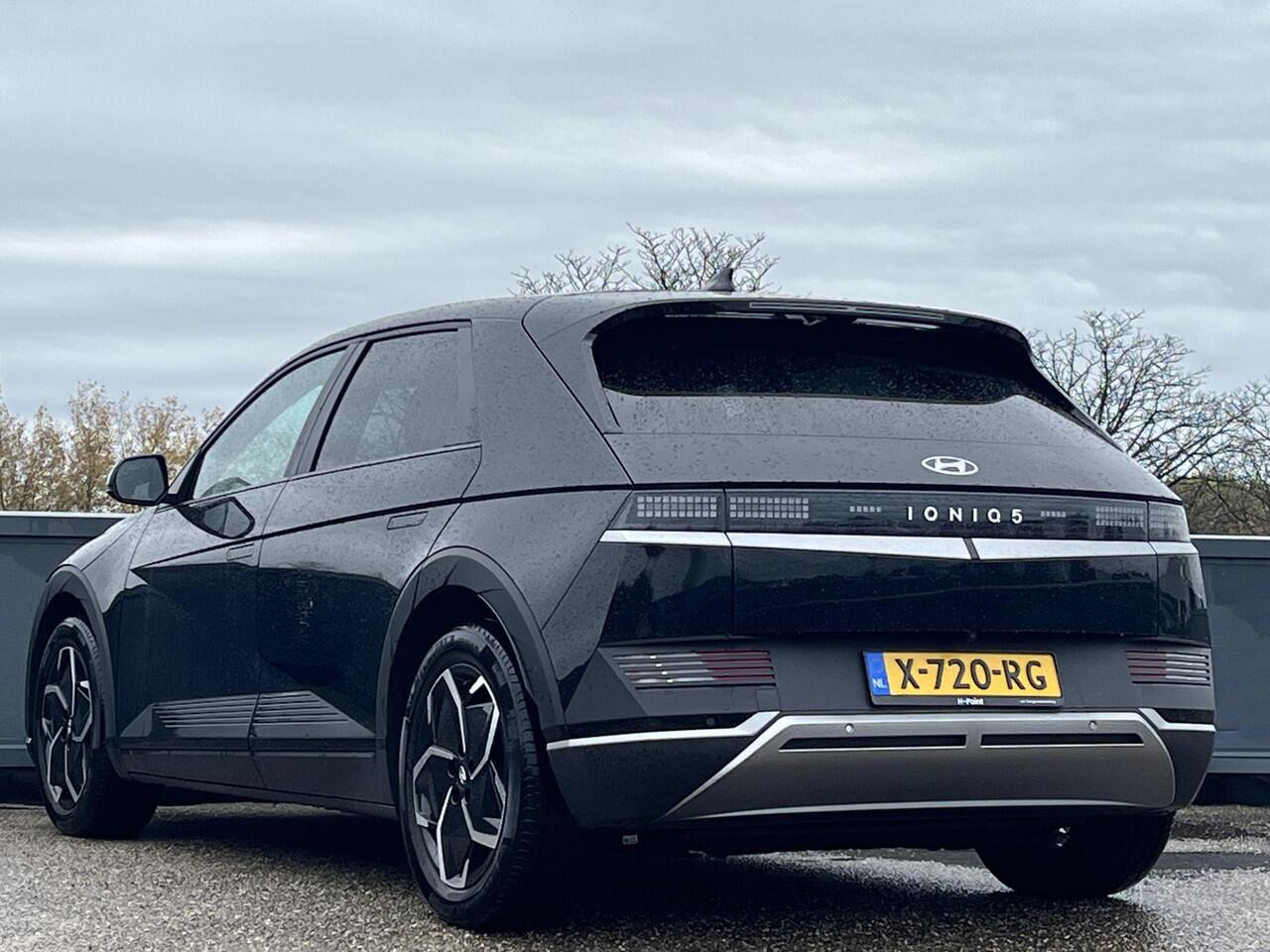 Hyundai IONIQ 5 Connect 77.4 kWh | Long Range accu | Warmtepomp | Fabrieksgarantie tot 07-2029 | Lage kmstand Luxe bekleding |