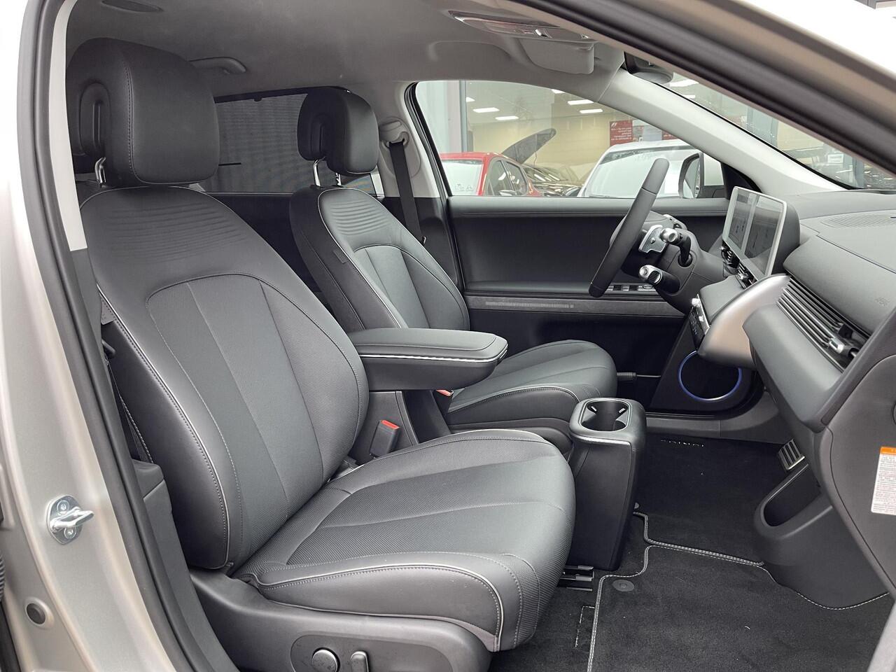 Hyundai IONIQ 5 Connect+ AWD 77.4 kWh Hyundai IONIQ 5 Connect+ AWD 77 kWh | 20'' Velgen | BOSE Audio | Head-Up Display | Stuur- + Stoelverwarming | Leder | Rijklaarprijs!