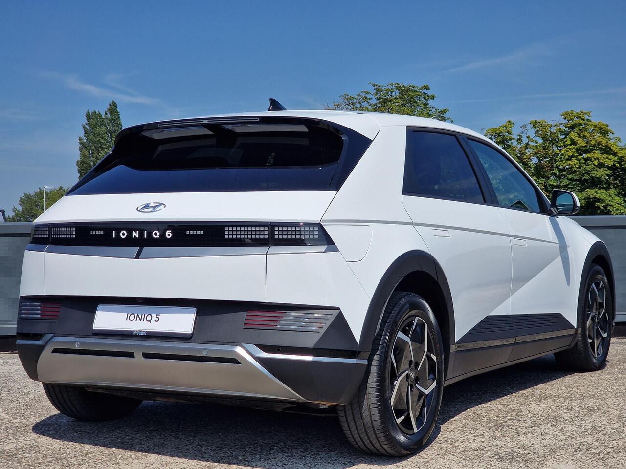 Hyundai IONIQ 5 Style 77.4 kWh | ¤17.905 KORTING | CAMERA | SENSOREN | NAVIGATIE | APPLE CARPLAY & ANDROID AUTO |