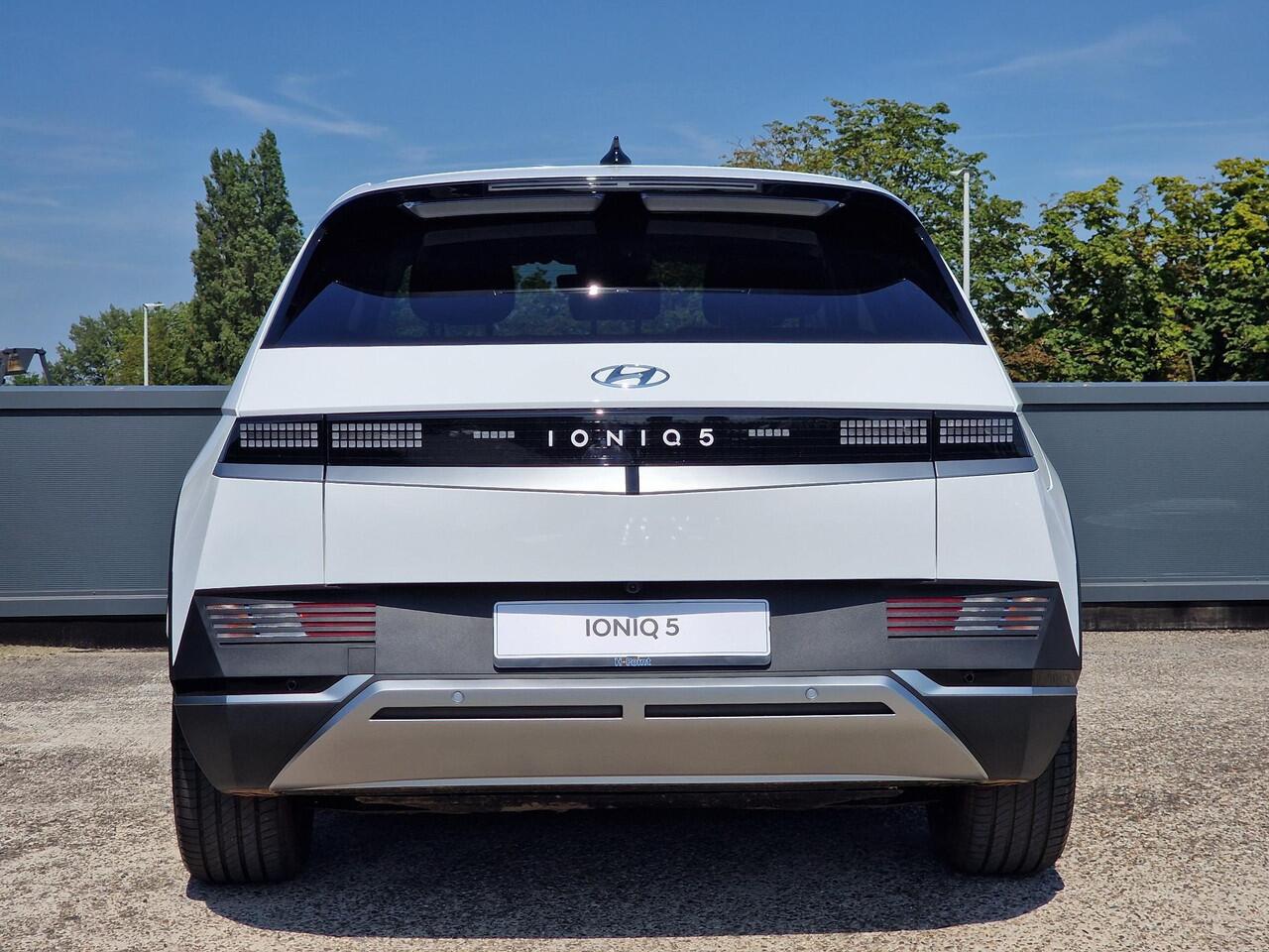 Hyundai IONIQ 5 Style 77.4 kWh | ¤17.905 KORTING | CAMERA | SENSOREN | NAVIGATIE | APPLE CARPLAY & ANDROID AUTO |