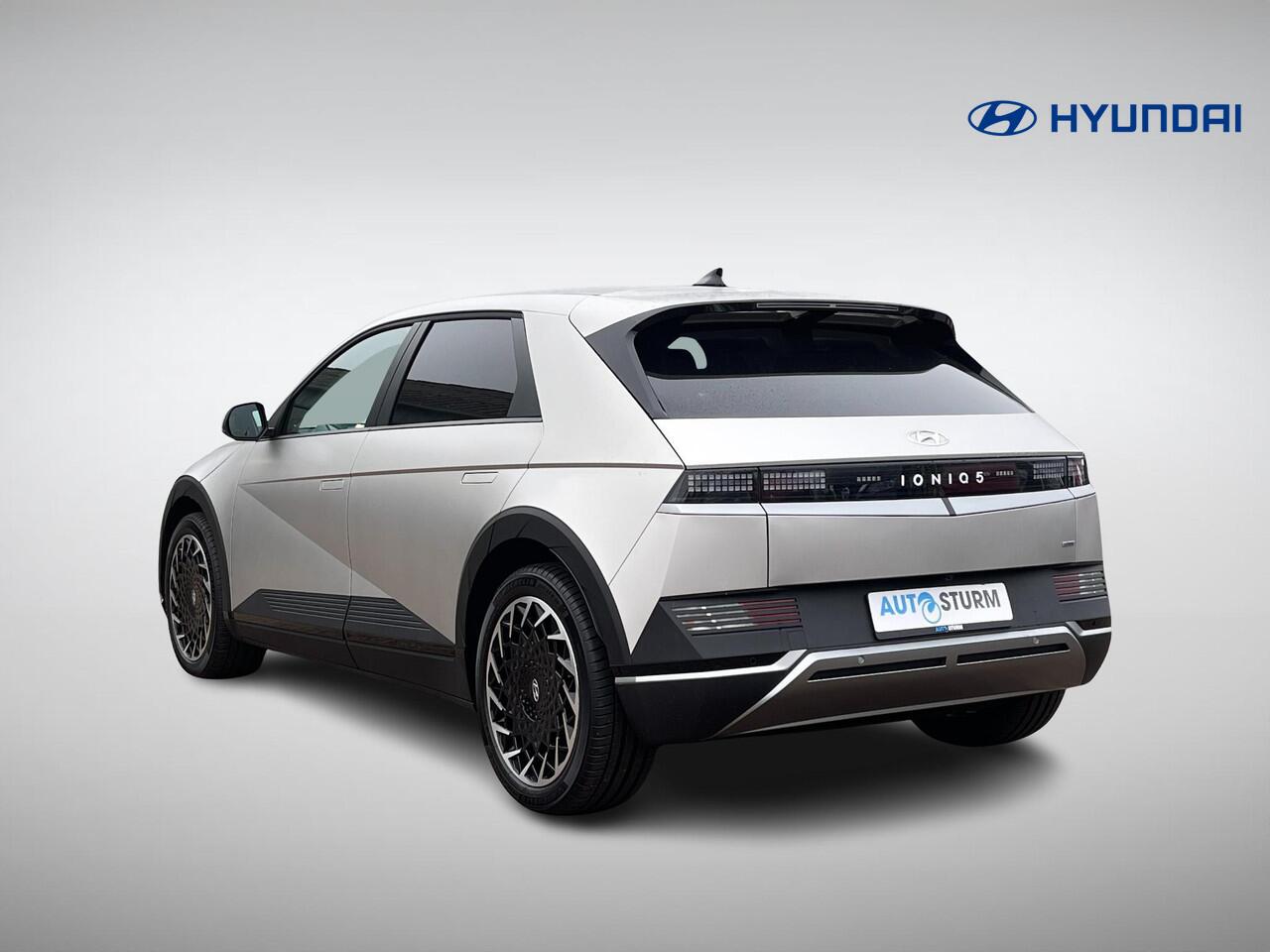 Hyundai IONIQ 5 Connect+ AWD 77.4 kWh Hyundai IONIQ 5 Connect+ AWD 77 kWh | 20'' Velgen | BOSE Audio | Head-Up Display | Stuur- + Stoelverwarming | Leder | Rijklaarprijs!