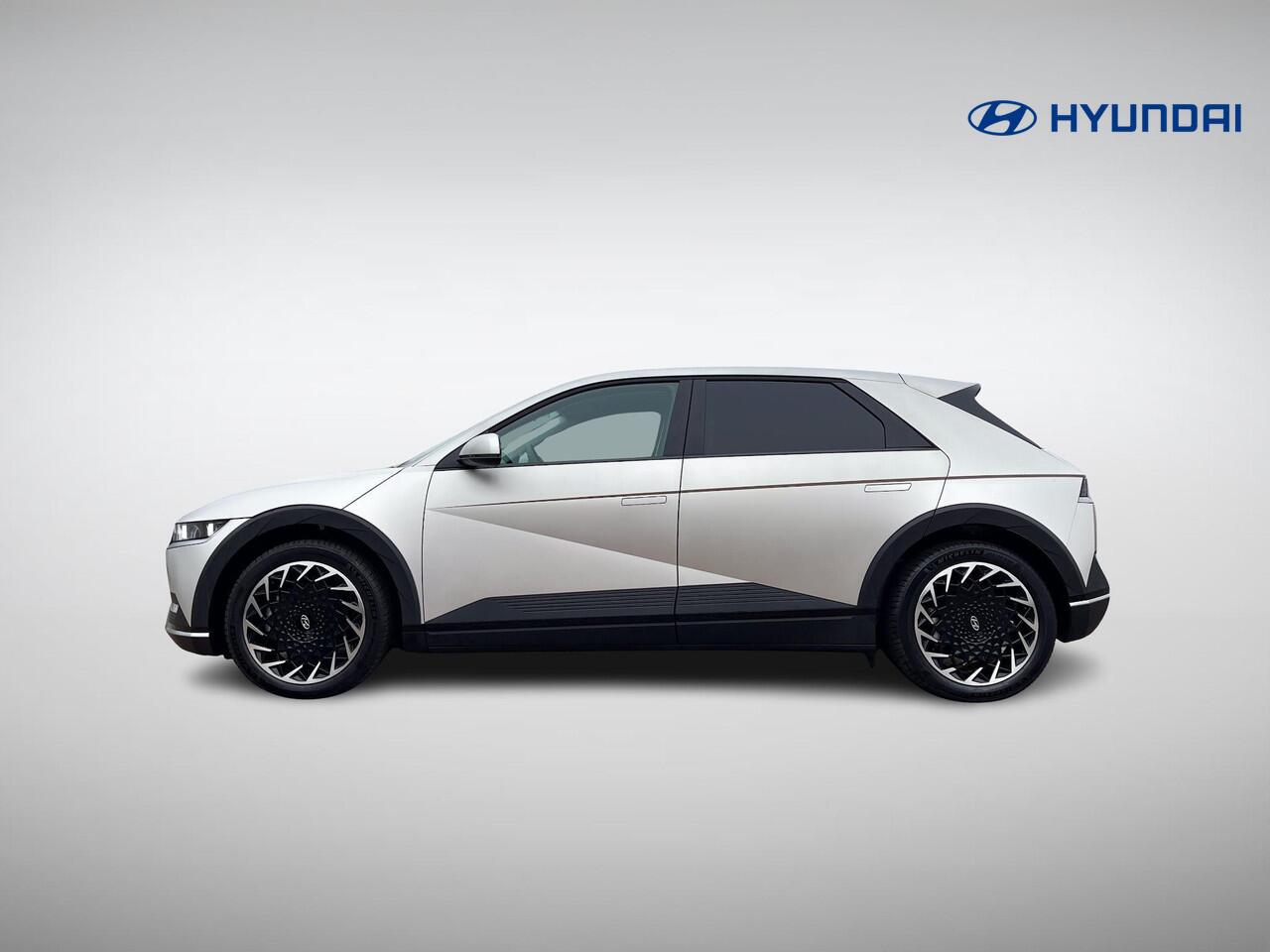 Hyundai IONIQ 5 Connect+ AWD 77.4 kWh Hyundai IONIQ 5 Connect+ AWD 77 kWh | 20'' Velgen | BOSE Audio | Head-Up Display | Stuur- + Stoelverwarming | Leder | Rijklaarprijs!