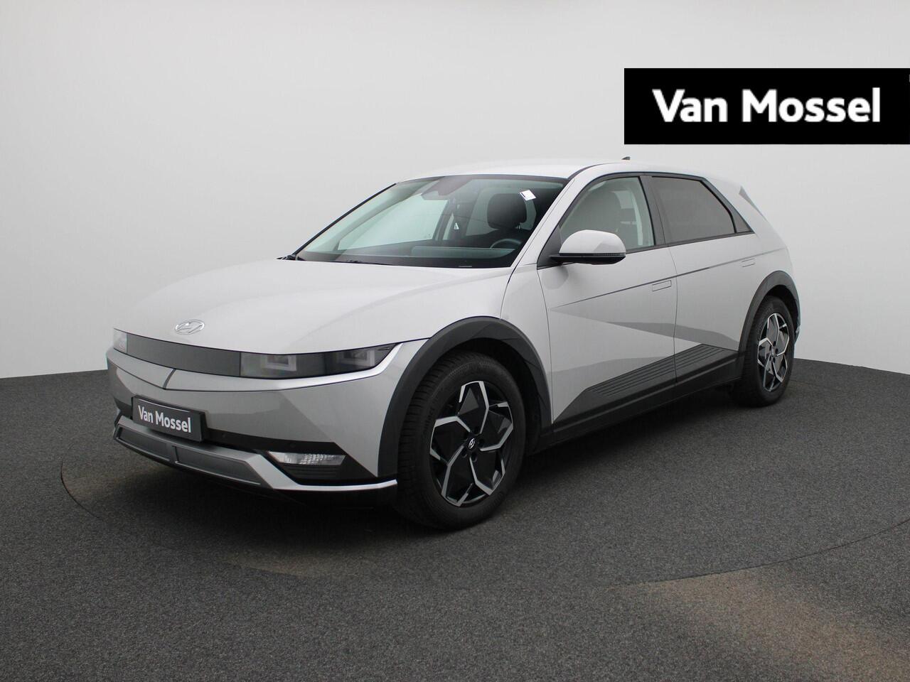 Hyundai IONIQ 5 Core | Climate Control / ECC | Licht metalen velgen 19 inch | Cruise control | Navigatie | Elektrisch verst. stoelen | Stoelverwarming | LED koplampen | Park Distance Control voor en achter | Achteruitrijcamera |