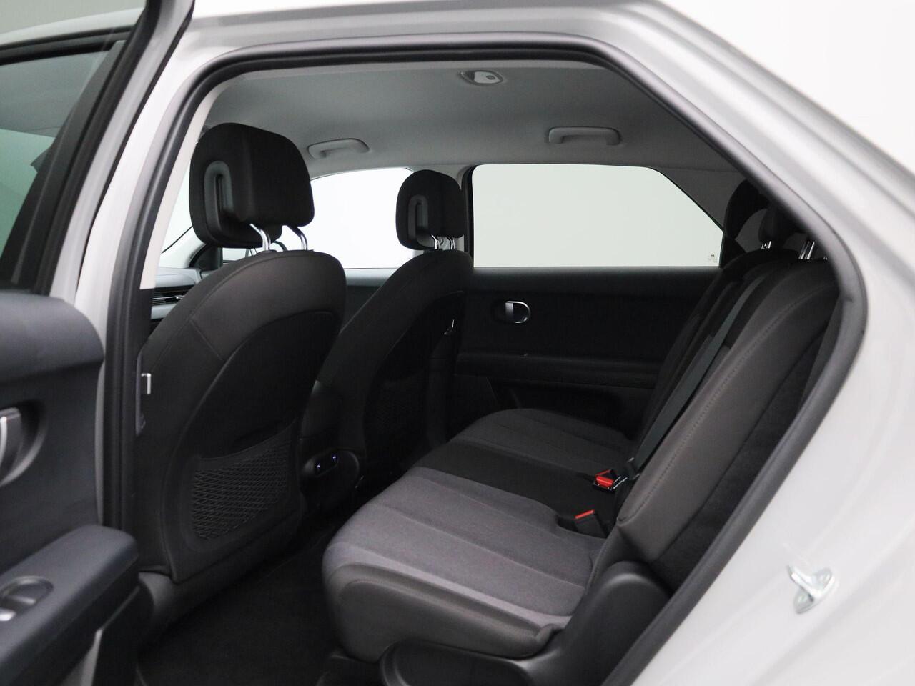 Hyundai IONIQ 5 Core | Climate Control / ECC | Licht metalen velgen 19 inch | Cruise control | Navigatie | Elektrisch verst. stoelen | Stoelverwarming | LED koplampen | Park Distance Control voor en achter | Achteruitrijcamera |