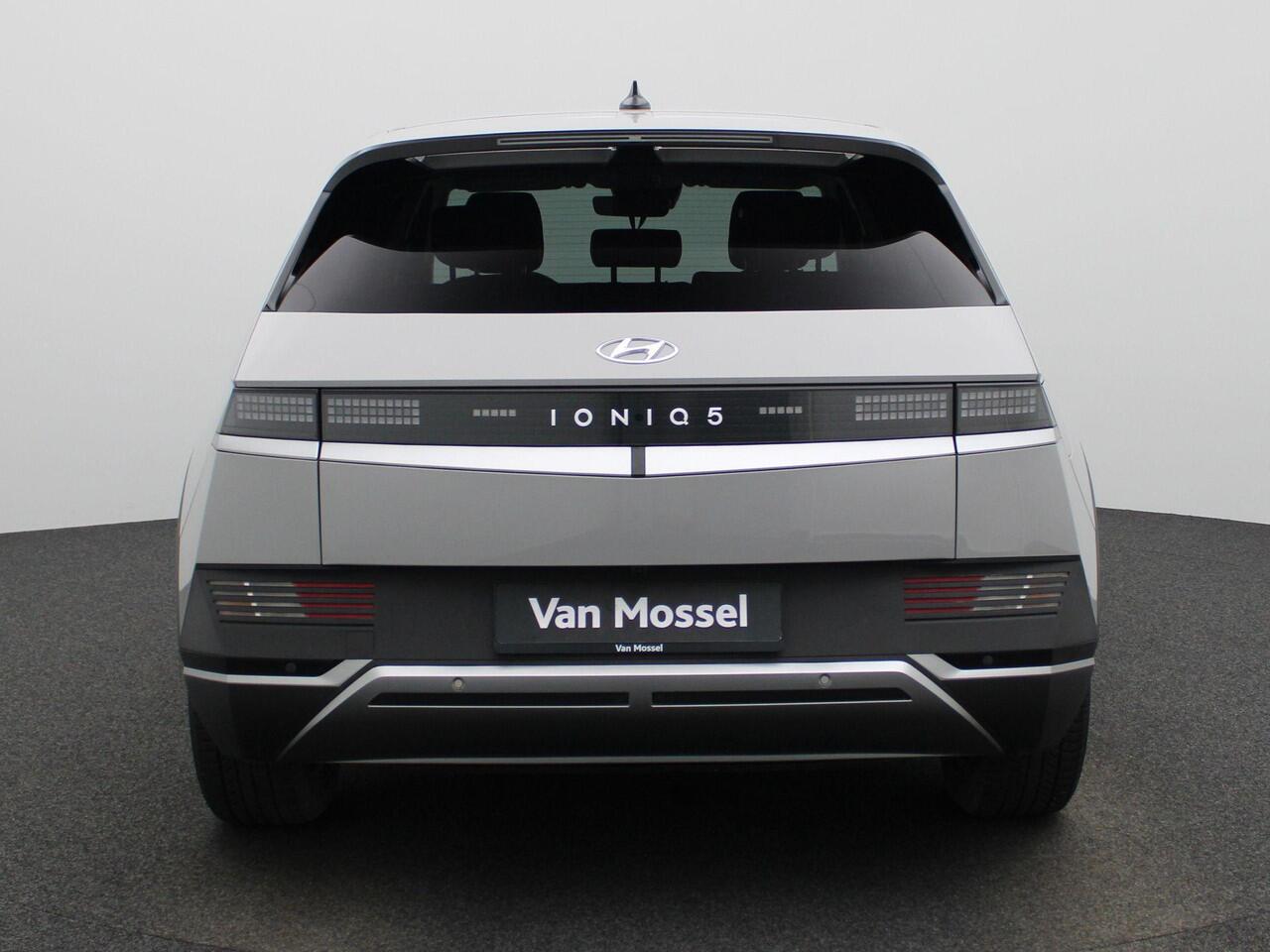 Hyundai IONIQ 5 Core | Climate Control / ECC | Licht metalen velgen 19 inch | Cruise control | Navigatie | Elektrisch verst. stoelen | Stoelverwarming | LED koplampen | Park Distance Control voor en achter | Achteruitrijcamera |