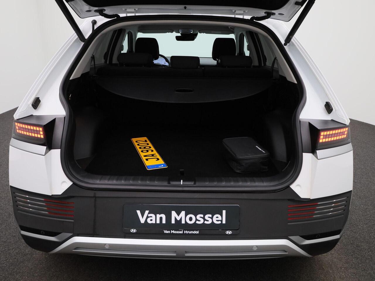 Hyundai IONIQ 5 77.4kWh Core |BTW |WLTP 507 km |Navigatie |Apple & Android Carplay |Trekhaak Afn. kogel |(Adapt) Cruise & Climate Control |Parkeersensoren Voor & Achter |Achteruitrijcamera | Stoel & Stuurverwarming |