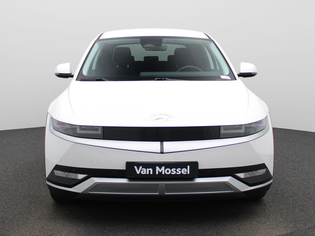 Hyundai IONIQ 5 77.4kWh Core |BTW |WLTP 507 km |Navigatie |Apple & Android Carplay |Trekhaak Afn. kogel |(Adapt) Cruise & Climate Control |Parkeersensoren Voor & Achter |Achteruitrijcamera | Stoel & Stuurverwarming |