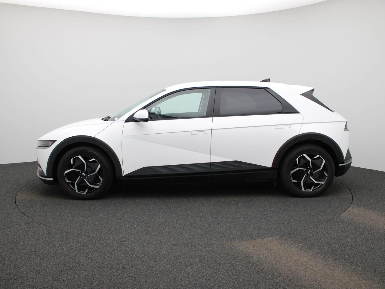 Hyundai IONIQ 5 77.4kWh Core |BTW |WLTP 507 km |Navigatie |Apple & Android Carplay |Trekhaak Afn. kogel |(Adapt) Cruise & Climate Control |Parkeersensoren Voor & Achter |Achteruitrijcamera | Stoel & Stuurverwarming |