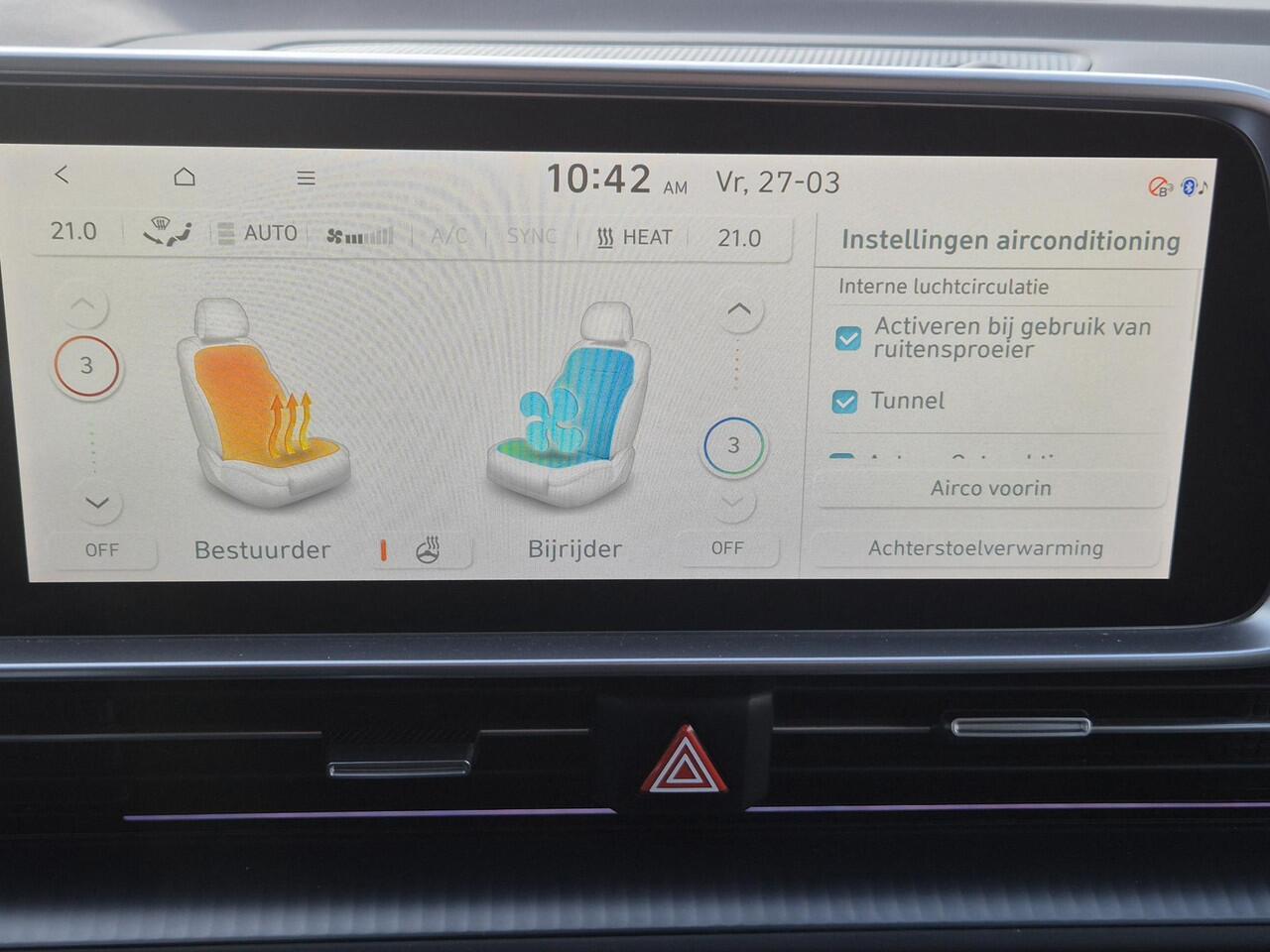 Hyundai IONIQ 6 Lounge AWD 77.4 kWh 325pk / SOH 100% / Fabrieksgarantie tot 03-2029 / Trekgewicht 1.500 kg / warmtepomp / CCS snellader / Rondomzicht camera / Head Up Display / Bose Audio Systeem / Stuur- en Stoelverwarming / Elektrische achterklep / Adaptief cruise co