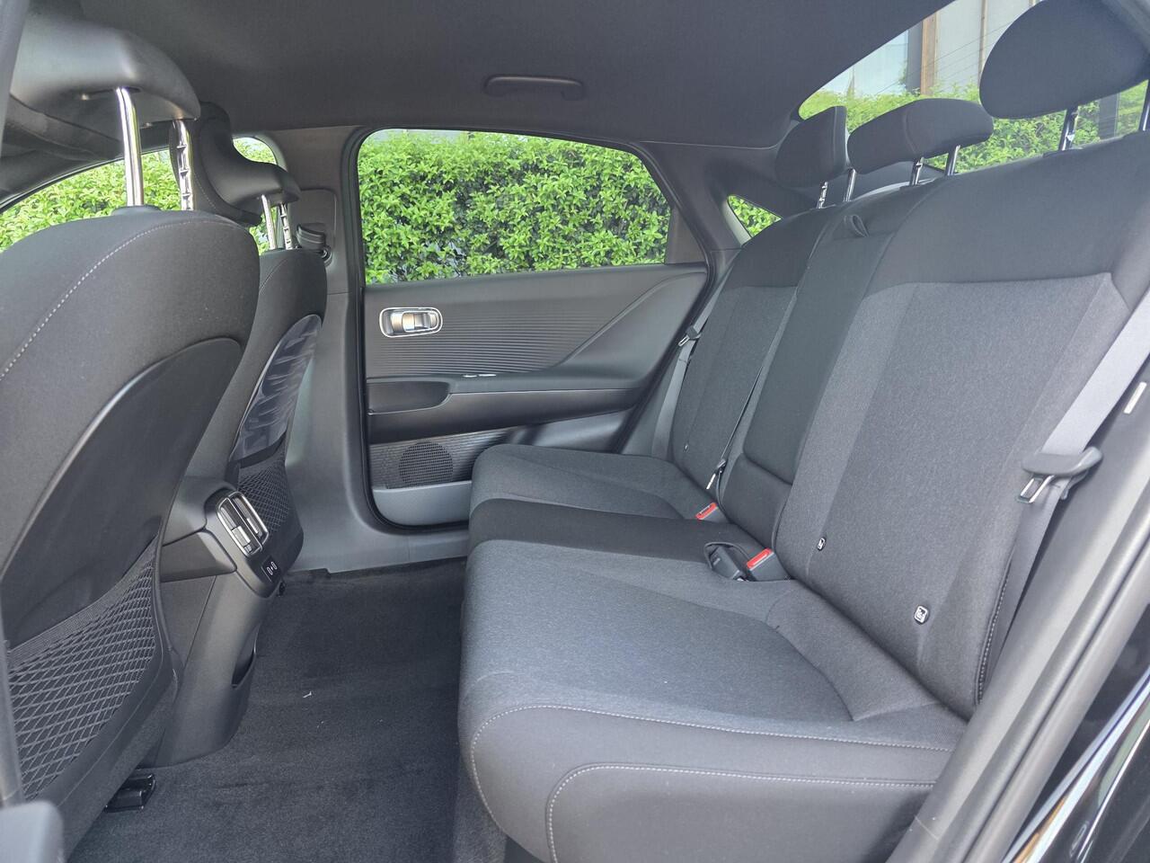 Hyundai IONIQ 6 Connect 77.4 kWh | 8.450 KORTING | WARMTEPOMP | HEAD UP DISPLAY | VOORVERWARMEN | V2L |