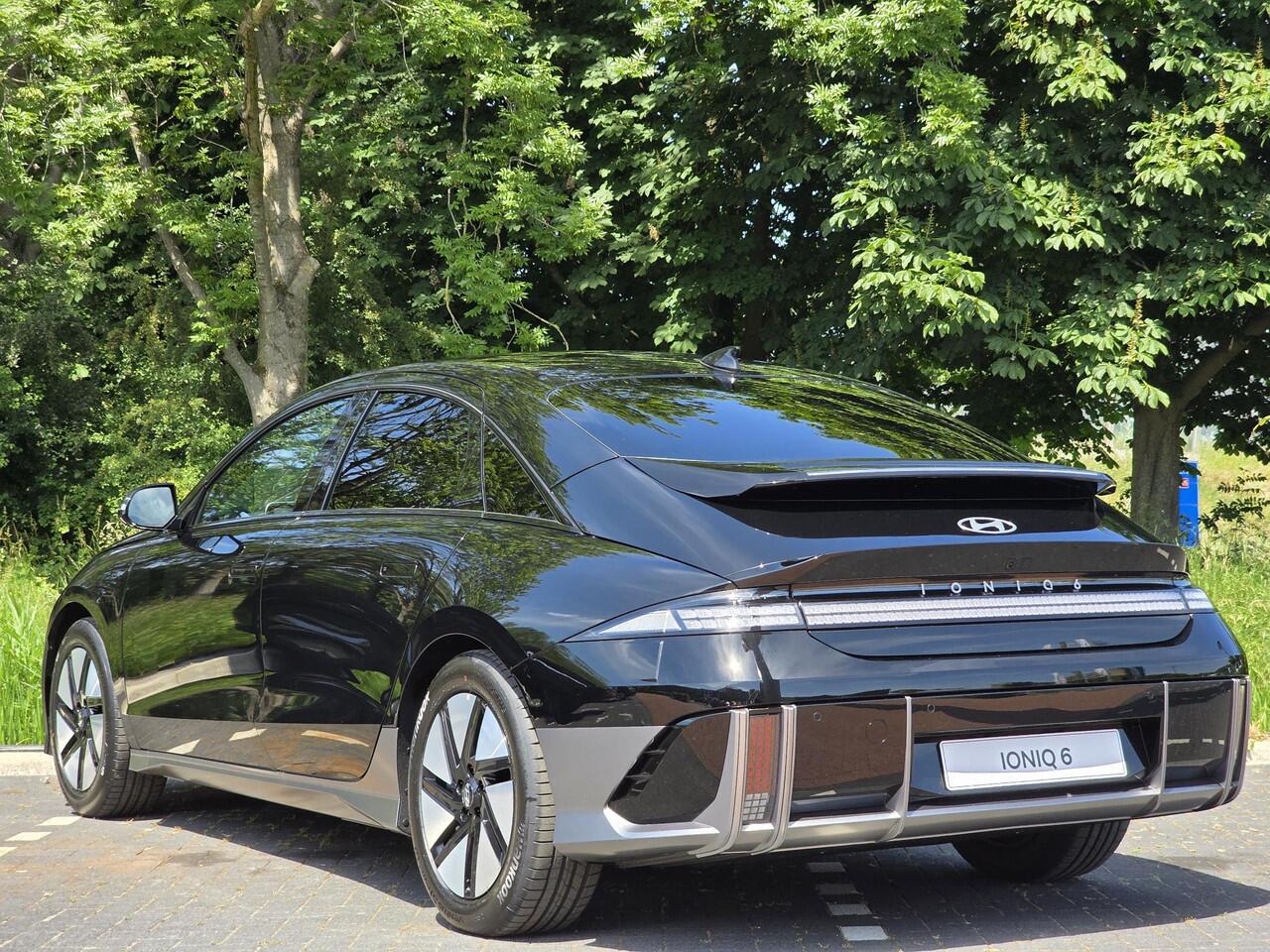 Hyundai IONIQ 6 Connect 77.4 kWh | 8.450 KORTING | WARMTEPOMP | HEAD UP DISPLAY | VOORVERWARMEN | V2L |